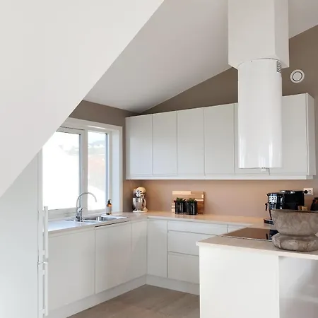 Pulpit Rock - With Balcony & Amazing Views *