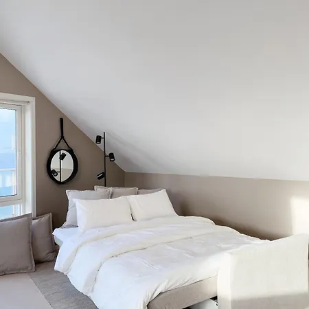 Pulpit Rock - With Balcony & Amazing Views *