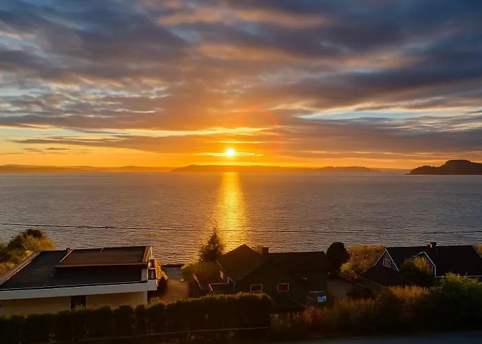 Pulpit Rock - With Balcony & Amazing Views Jørpeland