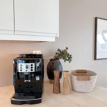 Pulpit Rock - With Balcony & Amazing Views * Йёрпеланн